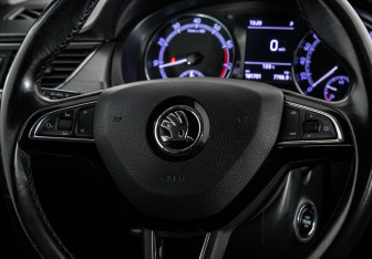 Подержанный автомобиль Skoda Rapid Liftback 2019 года (11 фото)