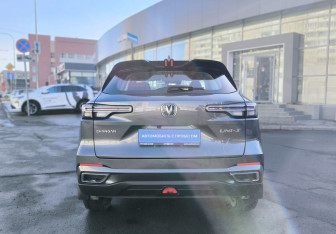 Подержанный автомобиль Changan UNI-S 2024 года (5 фото)