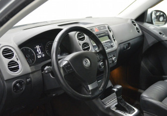 Подержанный автомобиль Volkswagen Tiguan 2010 года (12 фото)