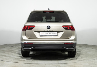 Подержанный автомобиль Volkswagen Tiguan 2021 года (6 фото)