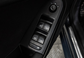Подержанный автомобиль Audi A4 Sedan 2008 года (10 фото)