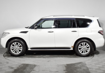 Подержанный автомобиль Nissan Patrol 2011 года (8 фото)