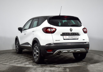 Подержанный автомобиль Renault Kaptur 2017 года (7 фото)