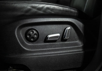 Подержанный автомобиль Audi Q5 2015 года (15 фото)