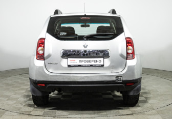 Подержанный автомобиль Renault Duster 2013 года (6 фото)