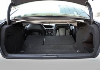 Подержанный автомобиль Audi A4 Sedan 2015 года (32 фото)