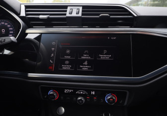 Подержанный автомобиль Audi Q3 2019 года (22 фото)