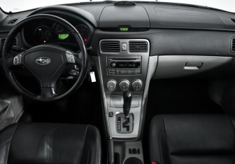 Подержанный автомобиль Subaru Forester Suv 2007 года (14 фото)