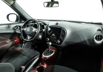 Подержанный автомобиль Nissan Juke 2014 года (9 фото)