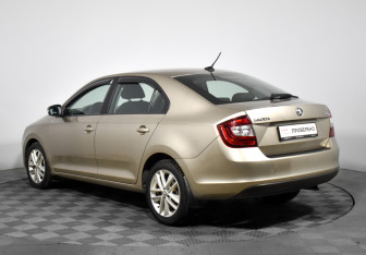 Подержанный автомобиль Skoda Rapid Liftback 2019 года (7 фото)