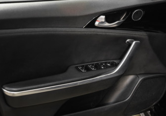 Подержанный автомобиль Kia Stinger 2018 года (19 фото)