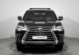 Подержанный автомобиль Lexus LX 2017 года (2 фото)