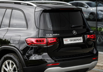 Подержанный автомобиль Mercedes-Benz GLB 2020 года (12 фото)