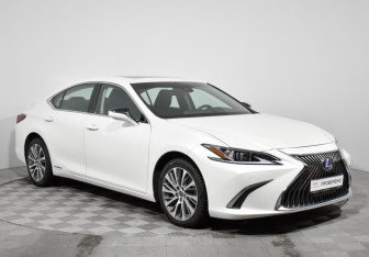 Подержанный автомобиль Lexus ES 2021 года (3 фото)