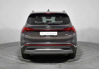 Подержанный автомобиль Hyundai Santa Fe 2021 года (6 фото)