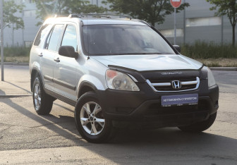 Подержанный автомобиль Honda CR-V 2002 года (9 фото)