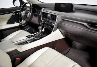 Подержанный автомобиль Lexus RX 2016 года (14 фото)