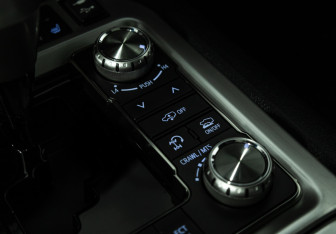 Подержанный автомобиль Toyota Land Cruiser Suv 2018 года (19 фото)