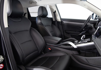 Подержанный автомобиль Geely Atlas Pro 2024 года (12 фото)