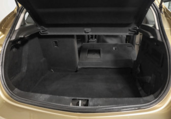 Подержанный автомобиль Opel Astra Hatchback 2013 года (21 фото)