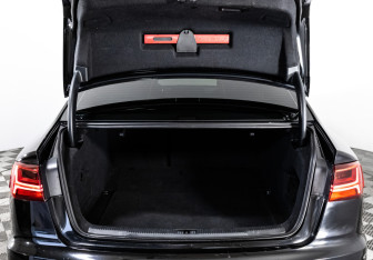 Подержанный автомобиль Audi A6 Sedan 2016 года (33 фото)