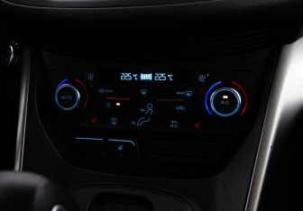 Подержанный автомобиль Ford Kuga 2018 года (17 фото)