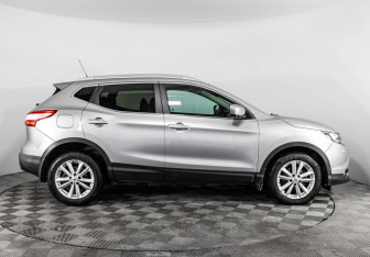 Подержанный автомобиль Nissan Qashqai 2014 года (4 фото)