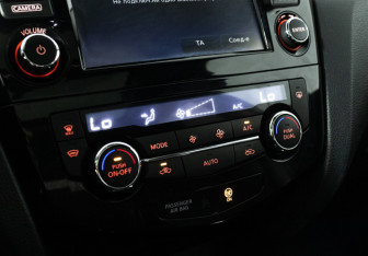 Подержанный автомобиль Nissan X-Trail 2018 года (18 фото)