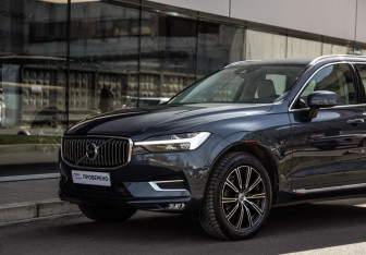 Подержанный автомобиль Volvo XC60 2021 года (10 фото)