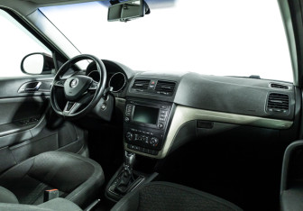Подержанный автомобиль Skoda Yeti 2014 года (9 фото)