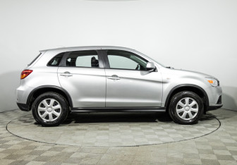 Подержанный автомобиль Mitsubishi ASX 2019 года (4 фото)