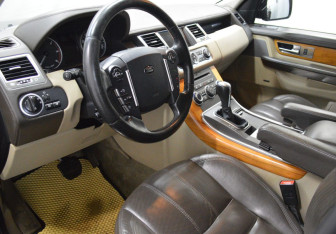 Подержанный автомобиль Land Rover Range Rover Sport 2010 года (10 фото)