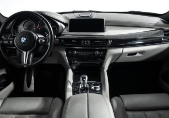 Подержанный автомобиль BMW X6 M 2017 года (17 фото)