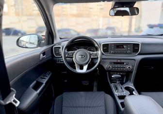 Подержанный автомобиль Kia Sportage 2020 года (11 фото)