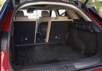 Подержанный автомобиль Land Rover Range Rover Velar 2020 года (33 фото)