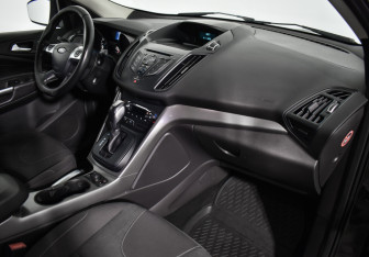 Подержанный автомобиль Ford Kuga 2014 года (12 фото)