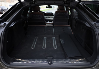 Подержанный автомобиль BMW X6 2020 года (31 фото)
