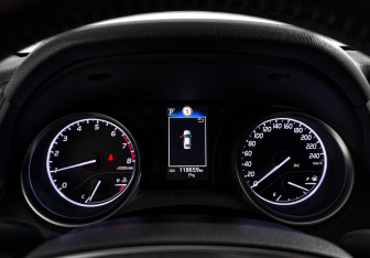 Подержанный автомобиль Toyota Camry Sedan 2019 года (23 фото)