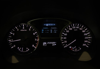 Подержанный автомобиль Nissan Teana 2014 года (12 фото)