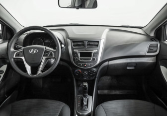 Подержанный автомобиль Hyundai Solaris Sedan 2016 года (8 фото)