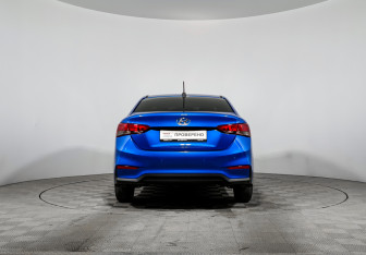 Подержанный автомобиль Hyundai Solaris Sedan 2017 года (6 фото)