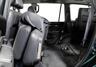 Подержанный автомобиль Toyota Land Cruiser Prado 2003 года (25 фото)