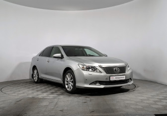 Подержанный автомобиль Toyota Camry Sedan 2011 года (3 фото)
