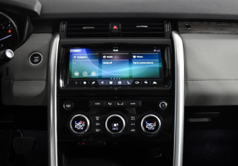 Подержанный автомобиль Land Rover Discovery 2017 года (17 фото)