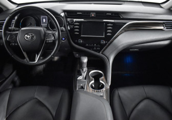 Подержанный автомобиль Toyota Camry Sedan 2020 года (14 фото)
