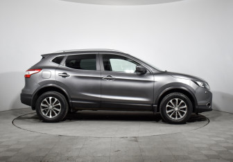 Подержанный автомобиль Nissan Qashqai 2017 года (4 фото)