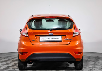 Подержанный автомобиль Ford Fiesta Hatchback 2016 года (6 фото)