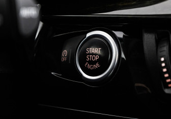 Подержанный автомобиль BMW X5 2016 года (21 фото)