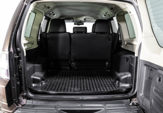 Подержанный автомобиль Mitsubishi Pajero 2017 года (34 фото)