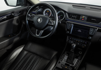 Подержанный автомобиль Skoda Superb Liftback 2016 года (8 фото)